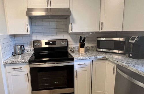 South Venice Casa | Newly renovated, family and dogs friendly home, 5 miles from the Venice beach!