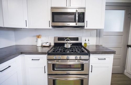 Logan Casa | Newly renovated farmhouse!