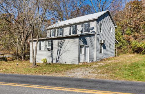Mount Pleasant Mills Casa | Newly Renovated Fishing Retreat on 60-Acre Farm
