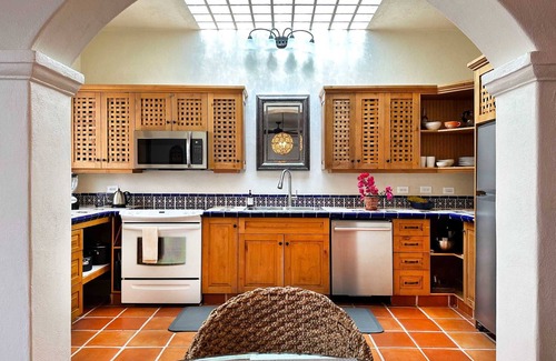 Nopolo Casa | Newly renovated, 2 bedroom, 2 bath Location at FN 525