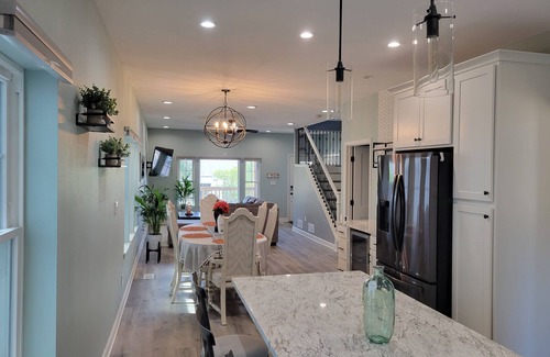 Bay View Casa | Newly Renovated Full Family House in Bayview!