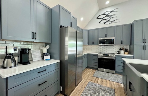 Dublin Casa | Newly renovated & furnished 3 bdrm, 2 bath lake home, dock, spectacular view