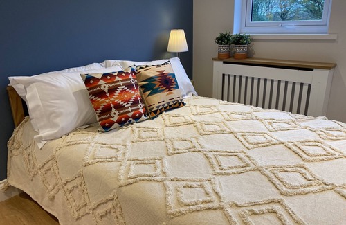 Newton Stewart Cabina | Newly renovated upside down lodge on Castle estate