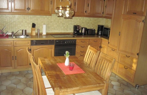 Nackterhof Casa | Con entramado de madera casa recientemente renovada con 2 apartamentos en el Palatinado Bosque / alemán Ruta de los Vinos