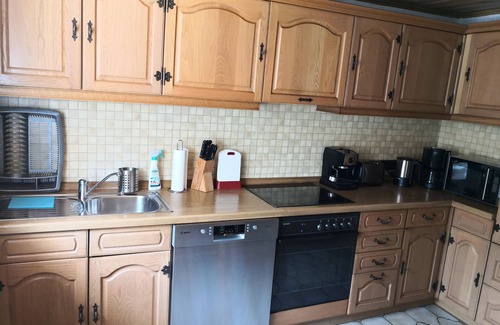 Nackterhof Casa | Con entramado de madera casa recientemente renovada con 2 apartamentos en el Palatinado Bosque / alemán Ruta de los Vinos