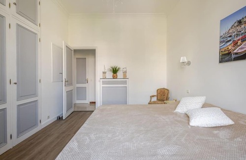 Riou - Petit Juas - Av de Grasse Apartamento | NEWLY RENOVATED! Harbour View on Balcony Terrace