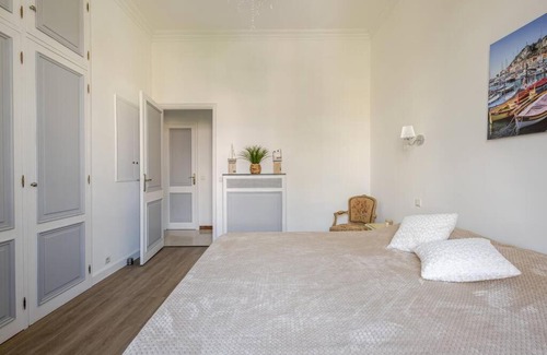 Riou - Petit Juas - Av de Grasse Apartamento | NEWLY RENOVATED! Harbour View on Balcony Terrace