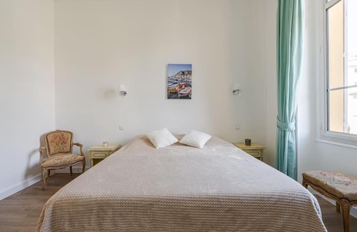 Riou - Petit Juas - Av de Grasse Apartamento | NEWLY RENOVATED! Harbour View on Balcony Terrace