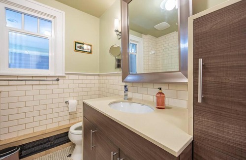 Burnaby Casa | Newly renovated Heritage House