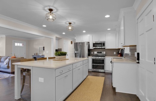 Clemson Casa | Newly Renovated Home 3 Miles from Death Valley!