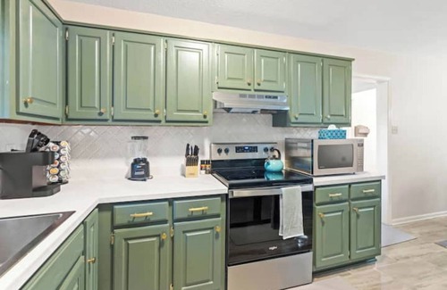 Driver Casa | Newly Renovated "Home Away From Home" A spacious, modernized 4-bedroom home.