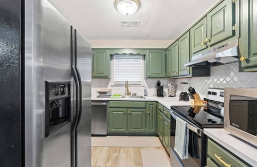 Driver Casa | Newly Renovated "Home Away From Home" A spacious, modernized 4-bedroom home.
