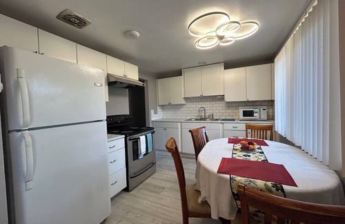 Parkland Casa | Newly-renovated home has great proximity to schools, hospitals, military bases