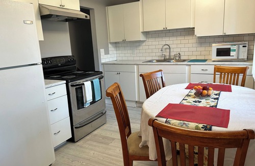 Parkland Casa | Newly-renovated home has great proximity to schools, hospitals, military bases