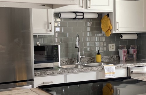 Arvada Plaza Area Casa | Newly Renovated Home with all new furniture