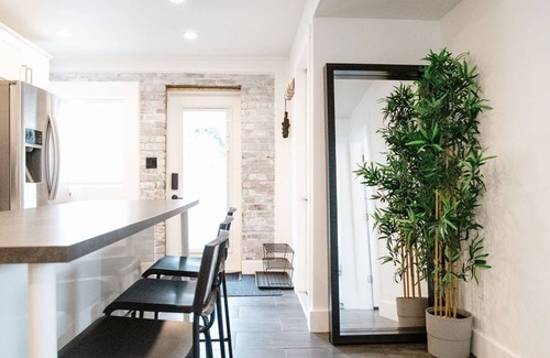 Cultus Lake Casa | NEWLY Renovated House at Main beach, Cultus Lake!