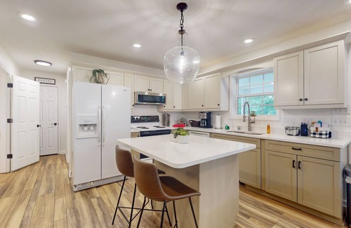 Blairsville Casa | Newly renovated house with hot tub, wifi, private dock + lake views