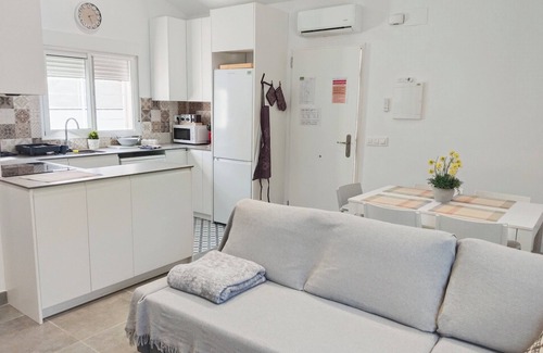 Paterna Chalet De Esquí | Casa recién rehabilitada! Chalet independiente con piscina. Todos los servicios.