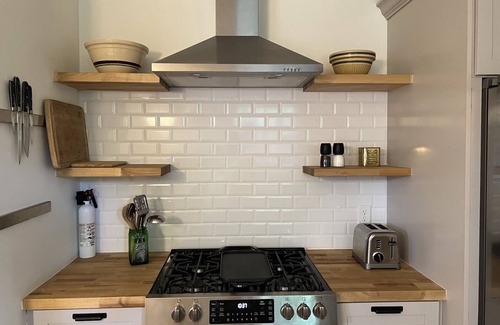 Brunswick Casa | Newly renovated house in quiet neighborhood -- 3 bed, 2 bath house