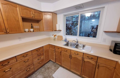 Kincardine Casa | Newly renovated Huron Lake cottage, close walk to downtown and the beach!