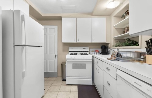 Dearborn Casa | Newly Renovated in Historic Neighborhood Near DTW