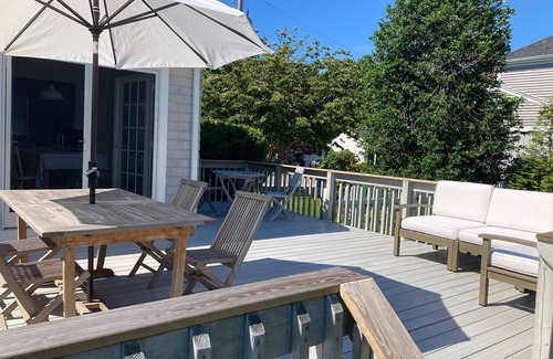 Easton's Point Casa | Newly Renovated in walking distance to two of Newport’s best beaches!