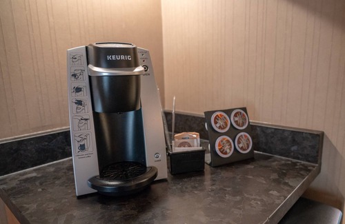 Banff Apartamento | Newly Renovated King Room in DT Banff! Sauna
