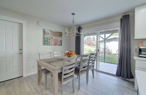 Redmond Casa | Newly Renovated Kirkland/Redmond Rambler