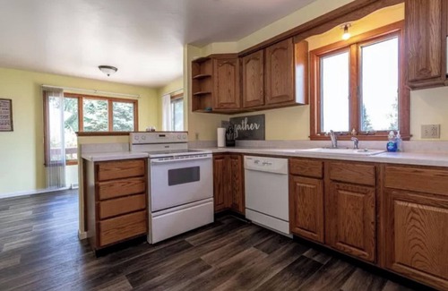 Palmyra Casa | Newly Renovated lake House - 250 ft lake frontage.