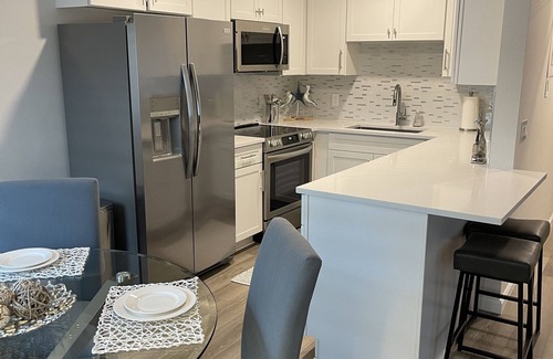 Lantana Condominio | Newly renovated Lantana FL condo, All new luxury furnishings, 2 miles from Ocean