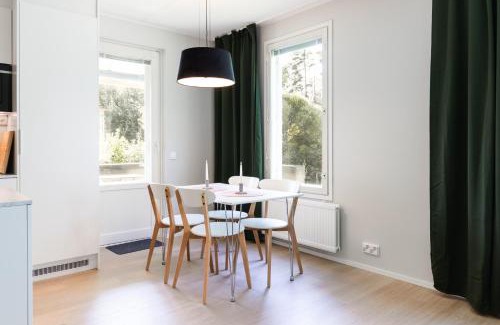Jyvaskyla Casa | Newly renovated large family apartment, parking, sauna, balcony