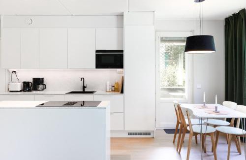 Jyvaskyla Casa | Newly renovated large family apartment, parking, sauna, balcony