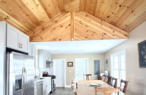 East Durham Otro | Newly Renovated Lovely 5-bedroom in East Durham