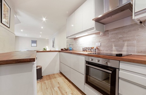 Woolwich Casa | Newly Renovated Luxury 3BR Home close to Tube