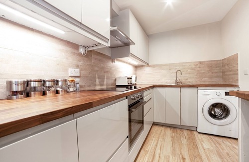 Woolwich Casa | Newly Renovated Luxury 3BR Home close to Tube