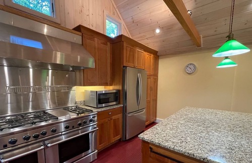 Williamsville Casa | Newly Renovated Luxury Vacation Rental Near Brattleboro and Mount Snow