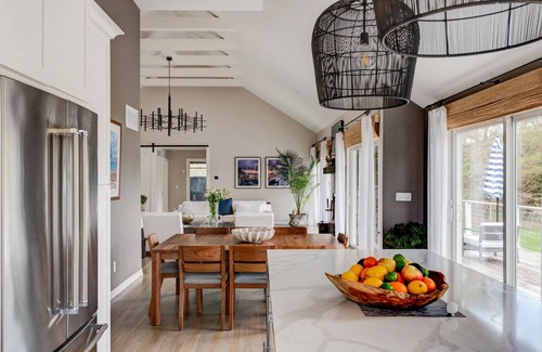 Shinnecock Hills Casa | Newly Renovated, Modern home with pool, cathedral ceilings, open-floor...