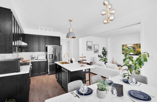 Thorold Casa | Newly Renovated Modern Home near Niagara!