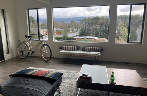 Ukiah Casa | Newly renovated modern home with ADU, Outdoor shower, Luxurious garden and patio