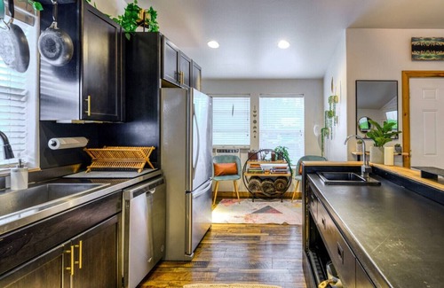 Mountain View Casa | Newly Renovated Modern House. Great for Families!