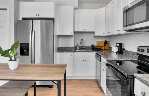 Riverside Apartamento | Newly Renovated Oasis is Federal Hill 2br