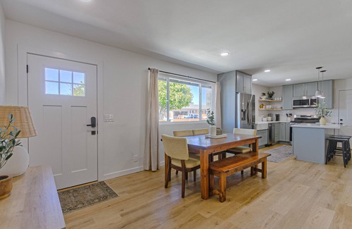 North Valley Casa | Newly Renovated Oceanside Home