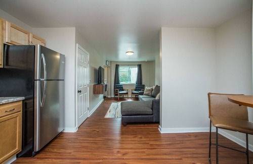 Carnegie Casa | ⭐️Newly Renovated Perfect 4 Business and Leisure $5 Express to Steeler Game