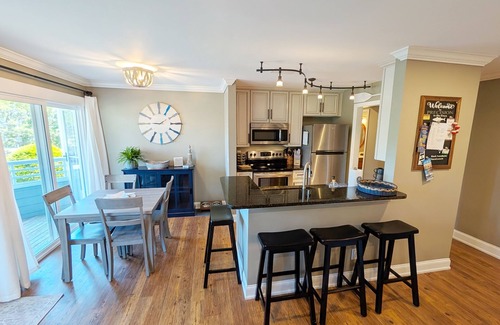 Manteo Casa | Newly Renovated Pirate's Cove Condo