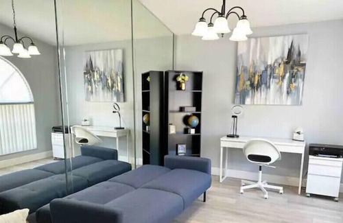 Pinecrest West Park Casa | Newly Renovated Pool Home Near Down Town & Airport