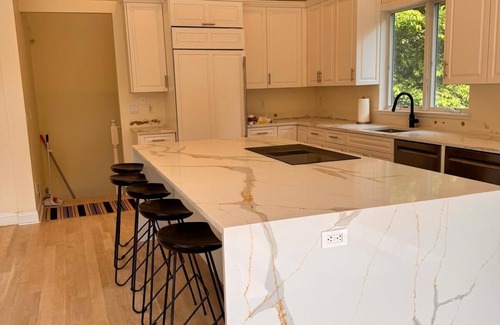 Hampton Bays Casa | Newly renovated, private, spacious 6BR house in Hampton Bays