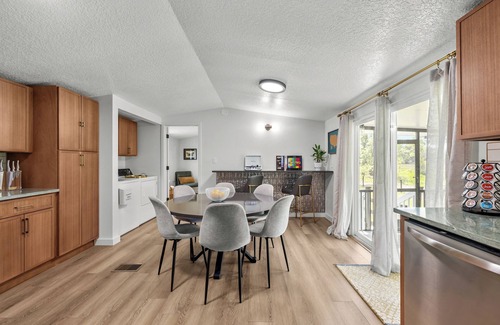 Interlachen Casa | Newly Renovated Retreat - Ideal for Relaxation, Recreation and Nature!