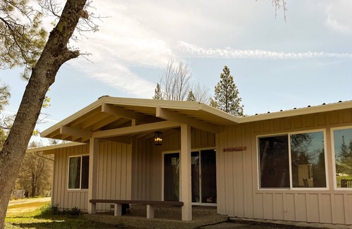 Grass Valley Casa | Newly renovated rural retreat space!