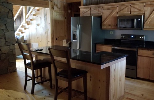 Olin Cabaña | Newly renovated rustic cottage in Northern Iredell County NC