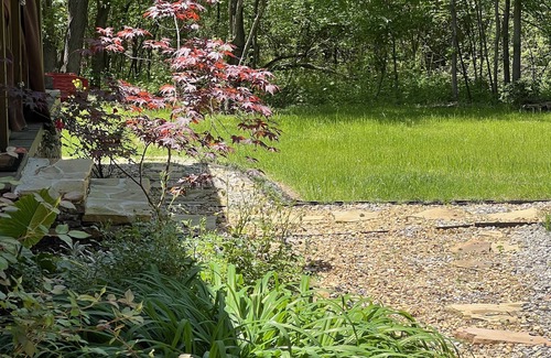 Collierville Casa | Newly Renovated Secluded Farmhouse with Private Deck